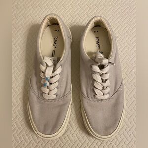 TOMS Light Gray Fenix Canvas Sneakers / Size 7.5 / VGUC